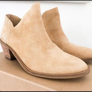 Kelsi dagger Brooklyn boots